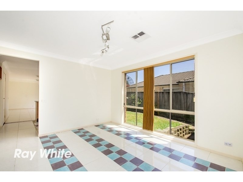 8 Winslow Avenue, Stanhope Gardens NSW 2768