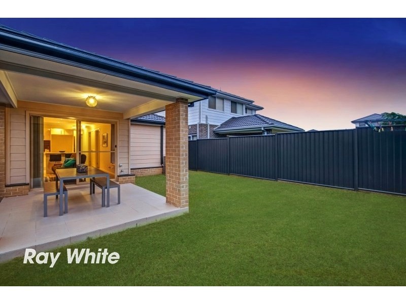 8 Cawley Circuit, Ropes Crossing NSW 2760