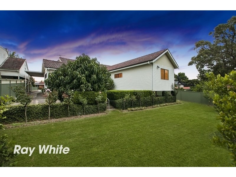 11 Moir Avenue, Northmead NSW 2152