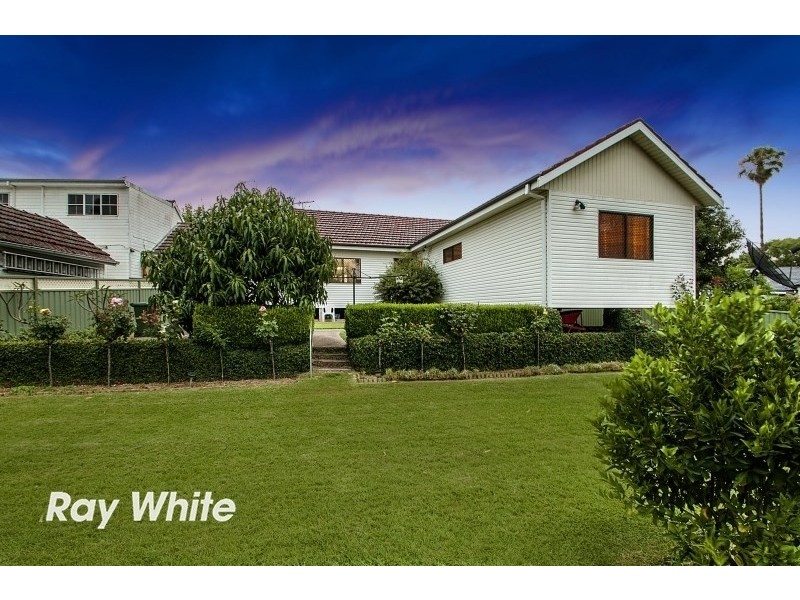 11 Moir Avenue, Northmead NSW 2152