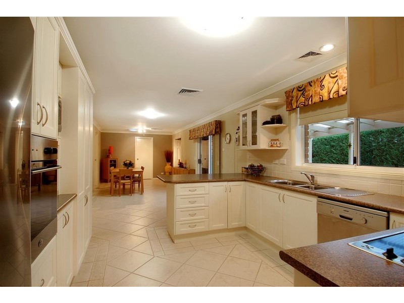 18 Stringybark Place, Castle Hill NSW 2154