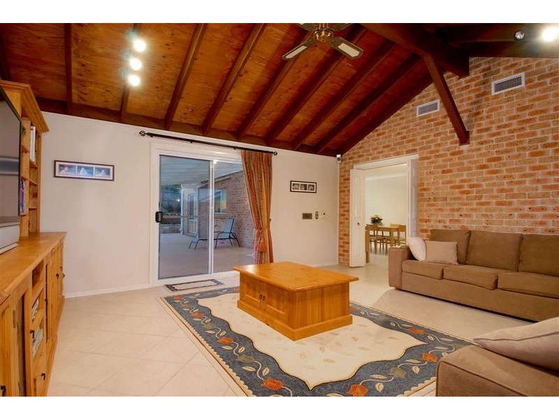 18 Stringybark Place, Castle Hill NSW 2154