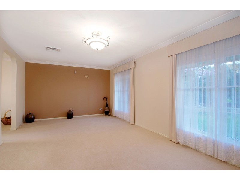 18 Stringybark Place, Castle Hill NSW 2154