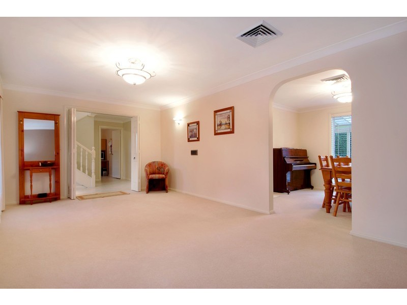 18 Stringybark Place, Castle Hill NSW 2154