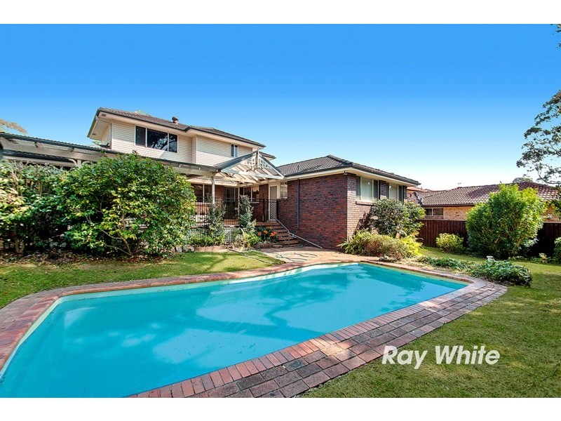 8 Winchcombe Place, Castle Hill NSW 2154