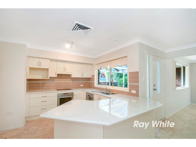 8 Winchcombe Place, Castle Hill NSW 2154