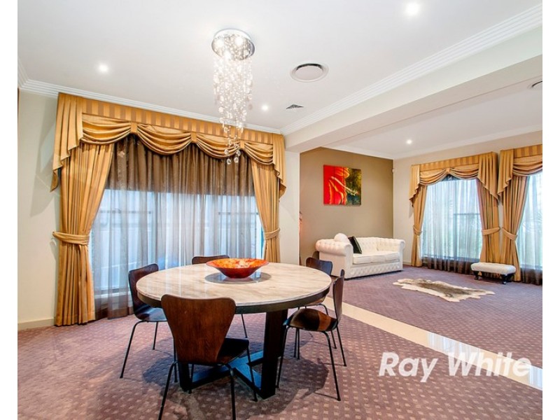 8 Ashburn Close, Bella Vista NSW 2153