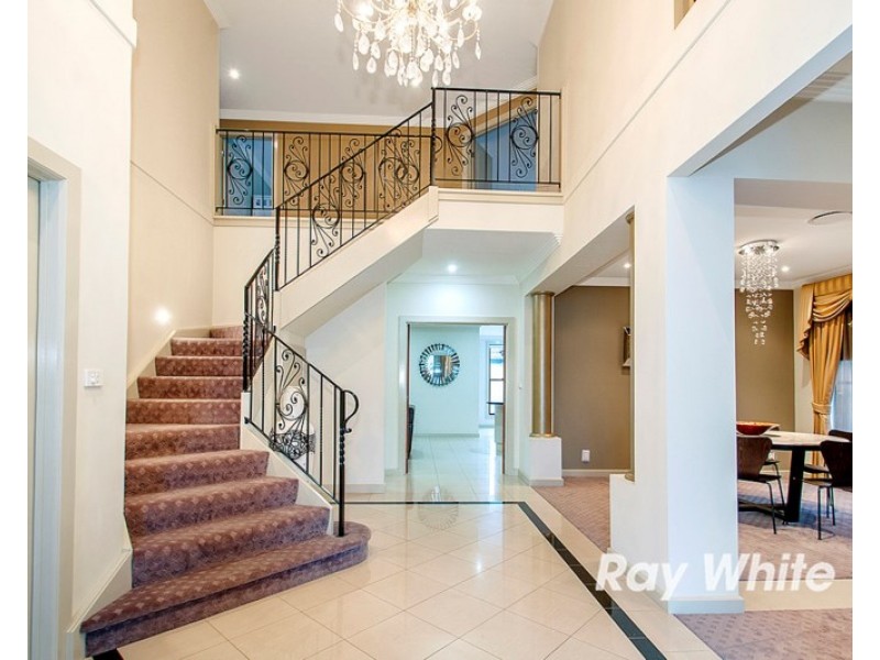 8 Ashburn Close, Bella Vista NSW 2153