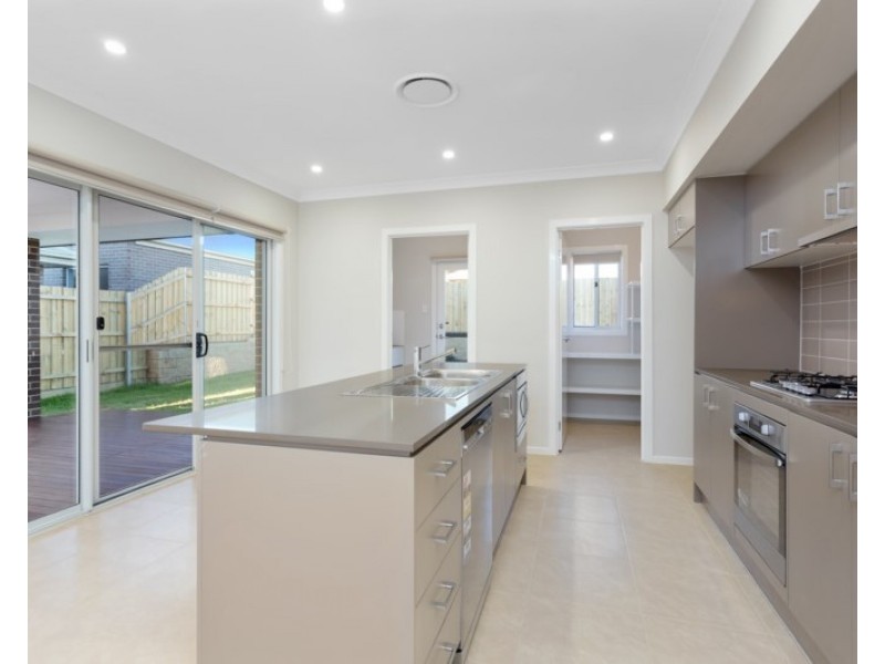 4 Carisbrook Street, Kellyville NSW 2155