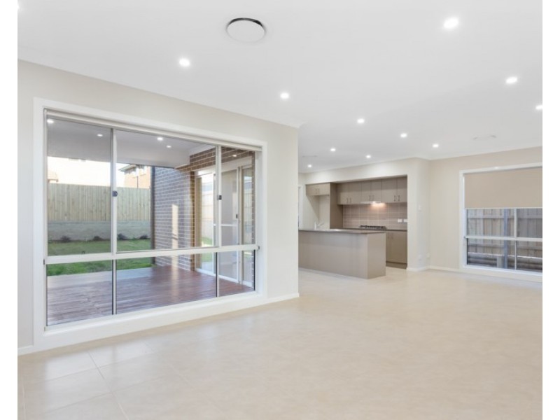 4 Carisbrook Street, Kellyville NSW 2155