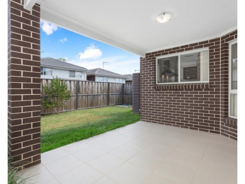 8 Putters Lane, Kellyville NSW 2155
