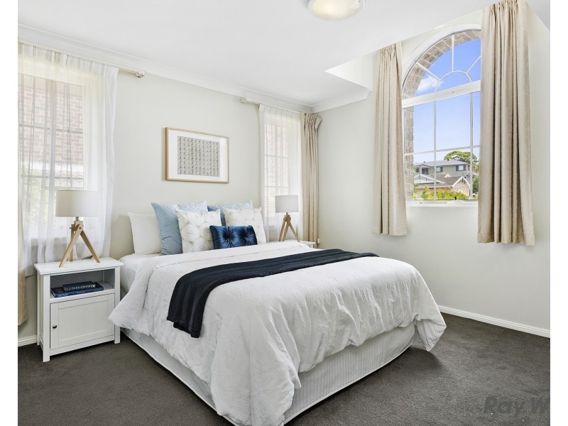 48 Oakhill Drive, Castle Hill NSW 2154