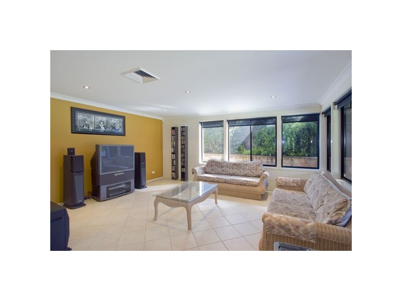 2 Balfour Avenue, Beaumont Hills NSW 2155