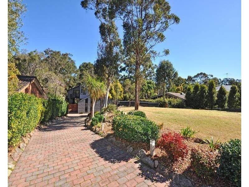 19 Knightsbridge Place, Castle Hill NSW 2154