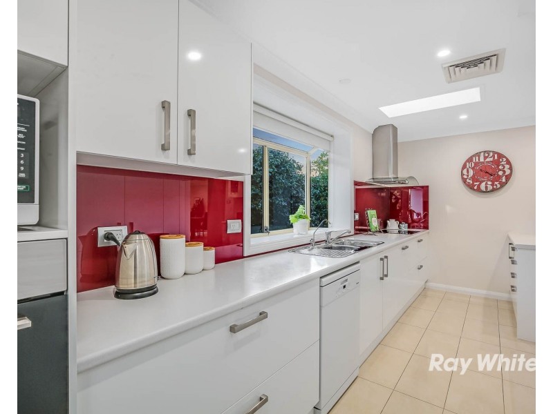 16 Chiltern Crescent, Castle Hill NSW 2154