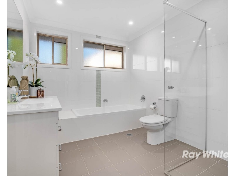 16 Chiltern Crescent, Castle Hill NSW 2154