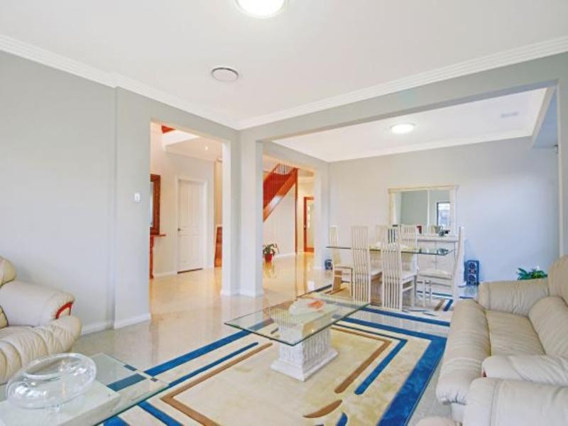 13 Observatory Rise, Bella Vista NSW 2153