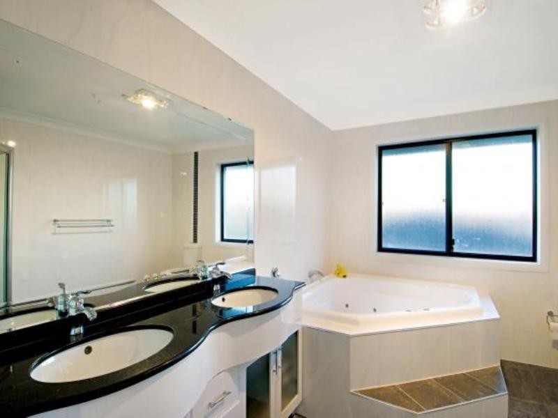 13 Observatory Rise, Bella Vista NSW 2153