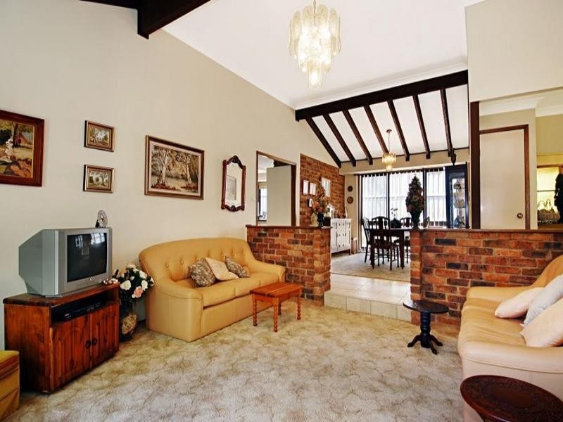 11 Glenwood Way, Castle Hill NSW 2154