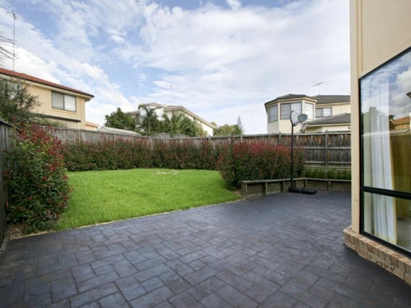 6 Tea Tree Place, Beaumont Hills NSW 2155