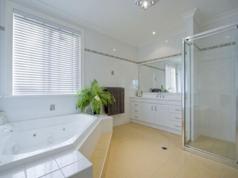 13 Beaumaris Avenue, Castle Hill NSW 2154