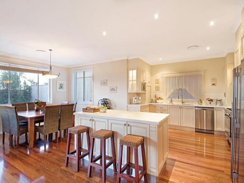 18 Ravenswood Rise, Bella Vista NSW 2153