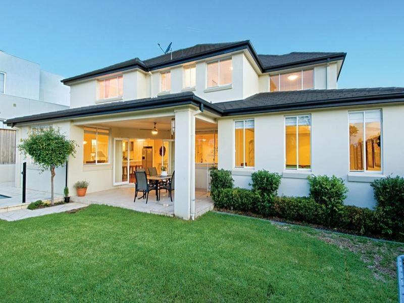 18 Ravenswood Rise, Bella Vista NSW 2153