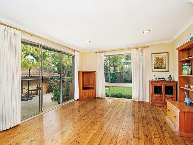 27 Warwick Parade, Castle Hill NSW 2154