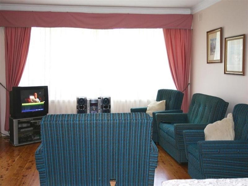 27 Warwick Parade, Castle Hill NSW 2154