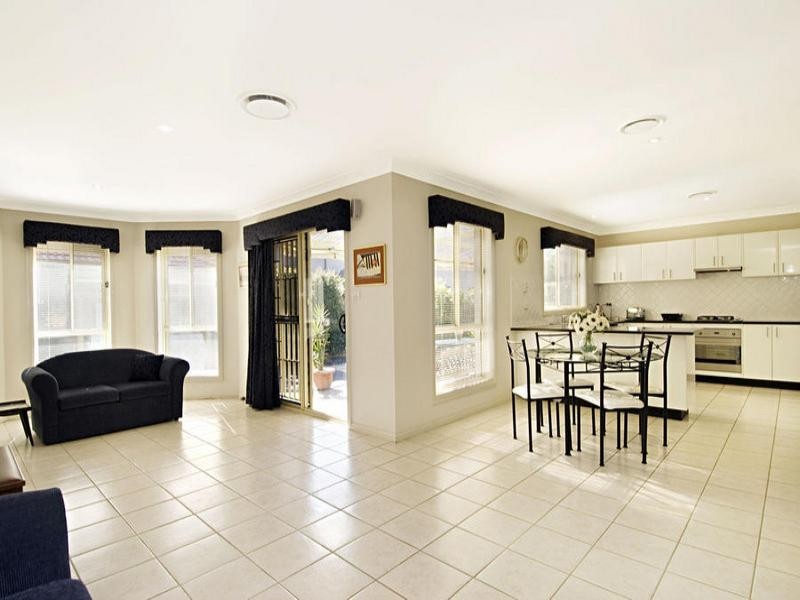 17 Townsend Circuit, Beaumont Hills NSW 2155