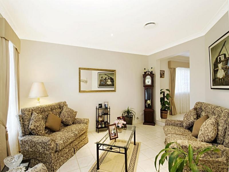 17 Townsend Circuit, Beaumont Hills NSW 2155