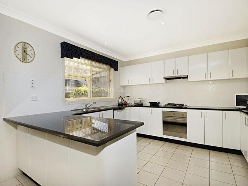 17 Townsend Circuit, Beaumont Hills NSW 2155