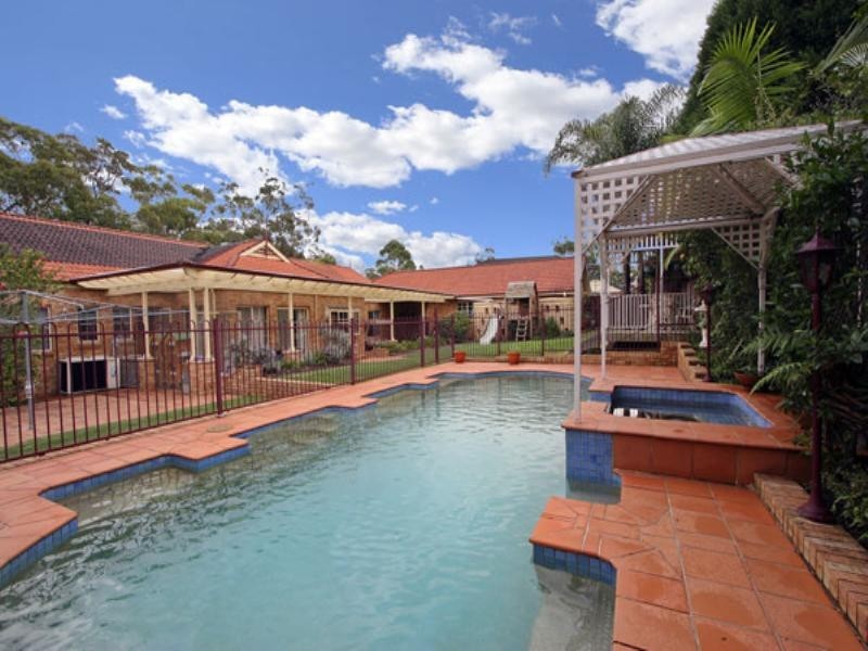 2 Parakeet Place, West Pennant Hills NSW 2125