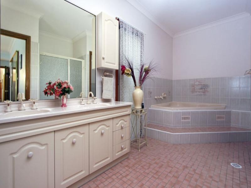 2 Parakeet Place, West Pennant Hills NSW 2125