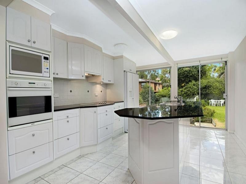 25 Rondelay Drive, Castle Hill NSW 2154