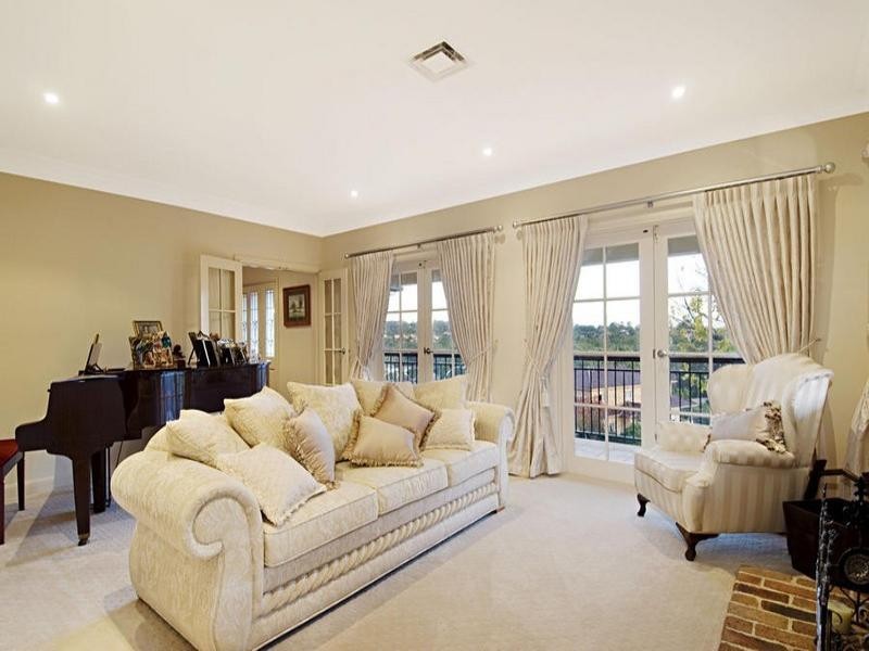 32 Redwood Close, Castle Hill NSW 2154