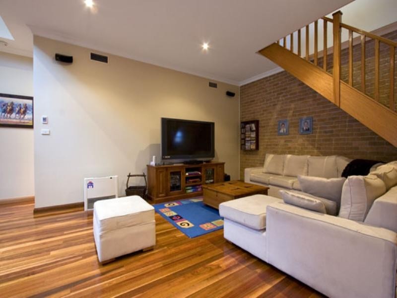 16 Kirkcaldy Circuit, Kellyville NSW 2155