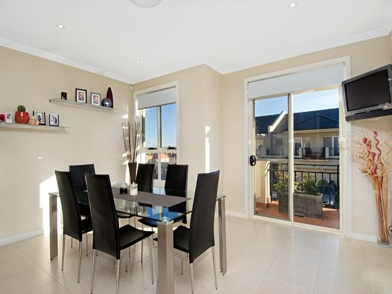 100 Linden Way, Bella Vista NSW 2153