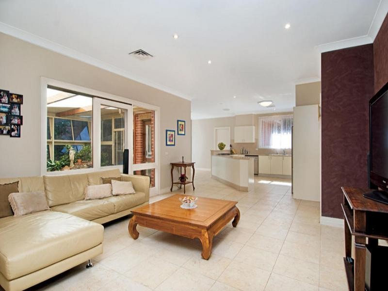 18 Redwood Close, Castle Hill NSW 2154
