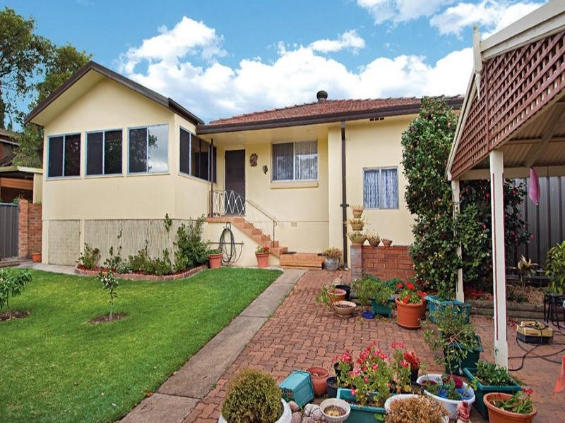 8 Gregory Avenue, Baulkham Hills NSW 2153