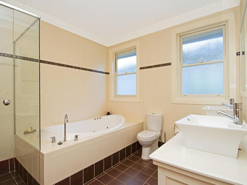 34 Edgewater Drive, Bella Vista NSW 2153