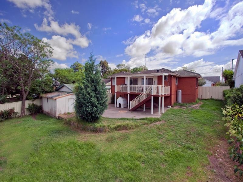 22 Garthowen Crescent, Castle Hill NSW 2154