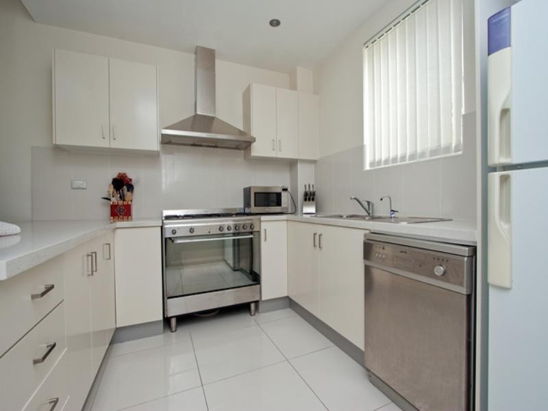 8/40 Dobson Crescent, Baulkham Hills NSW 2153