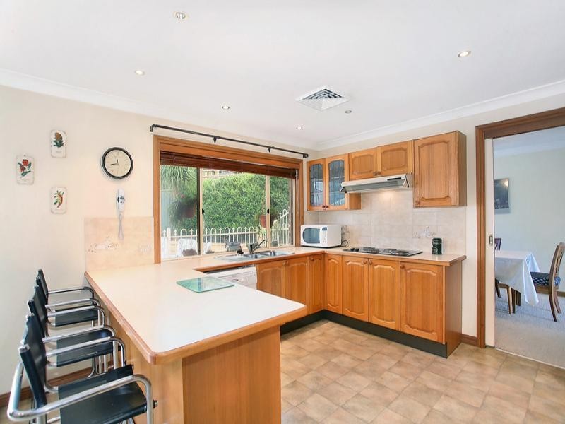 32 Candlebush Crescent, Castle Hill NSW 2154