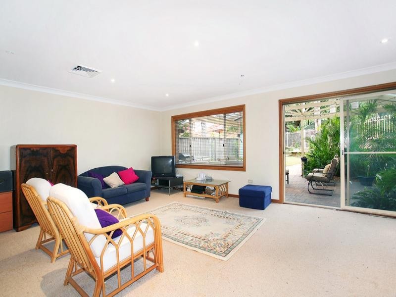 32 Candlebush Crescent, Castle Hill NSW 2154