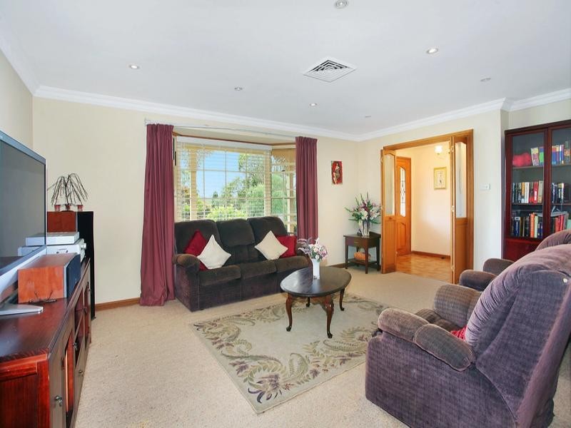32 Candlebush Crescent, Castle Hill NSW 2154