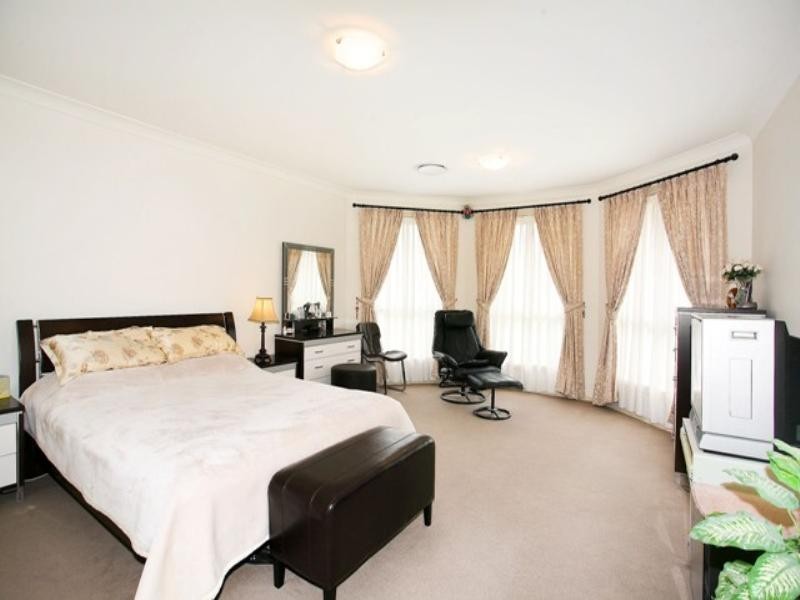 36 Edgewater Drive, Bella Vista NSW 2153