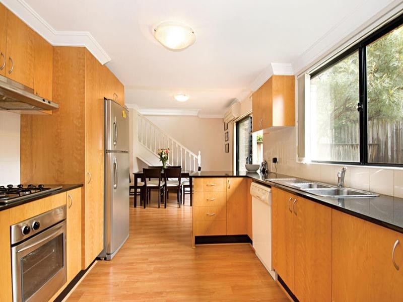 2/28 Edward Street, Baulkham Hills NSW 2153