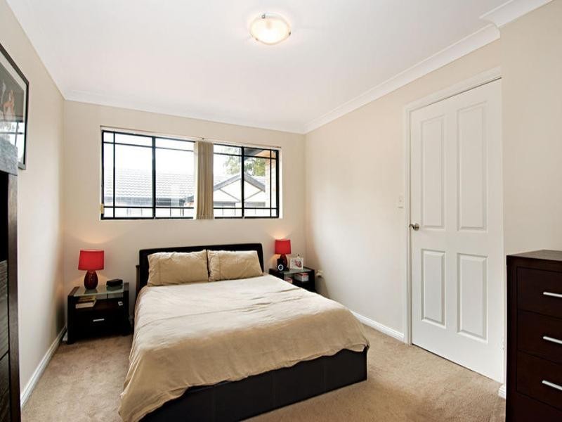 2/28 Edward Street, Baulkham Hills NSW 2153