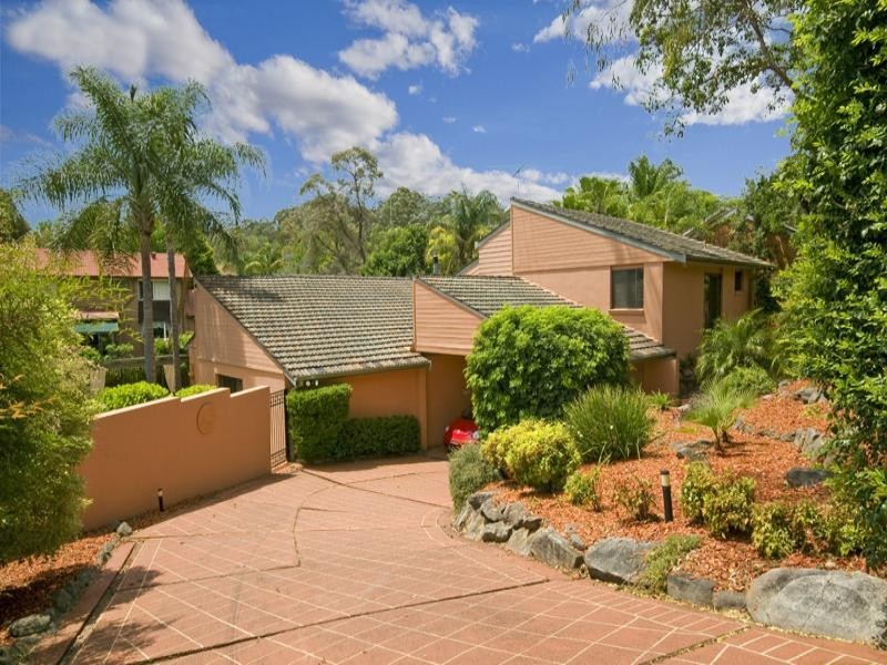 12 Winchcombe Place, Castle Hill NSW 2154